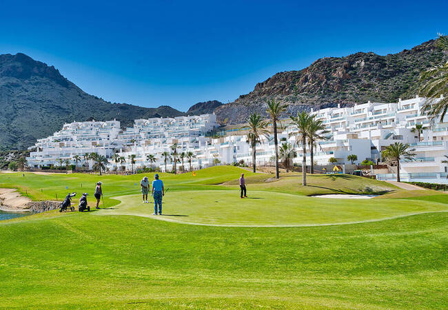 Almeria'da Seçkin Golf Tesisi İçerisinde Şık Daireler 2