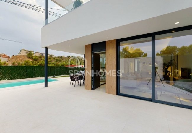Luxury Villas with Private Pool, Basement and Solarium in Finestrat