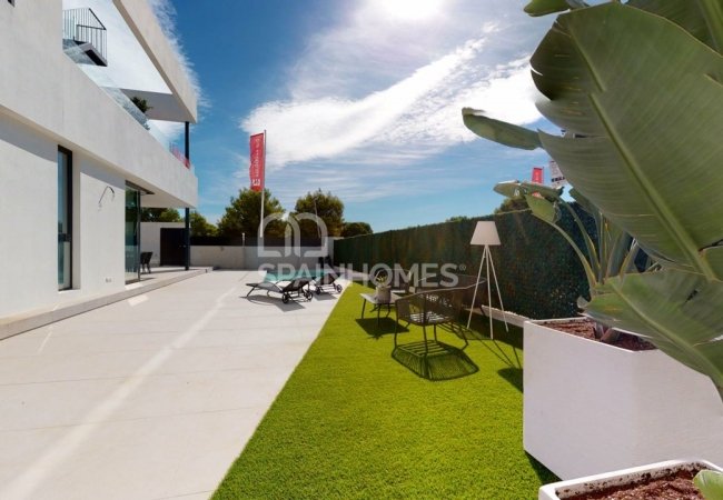 Luxury Villas with Private Pool, Basement and Solarium in Finestrat