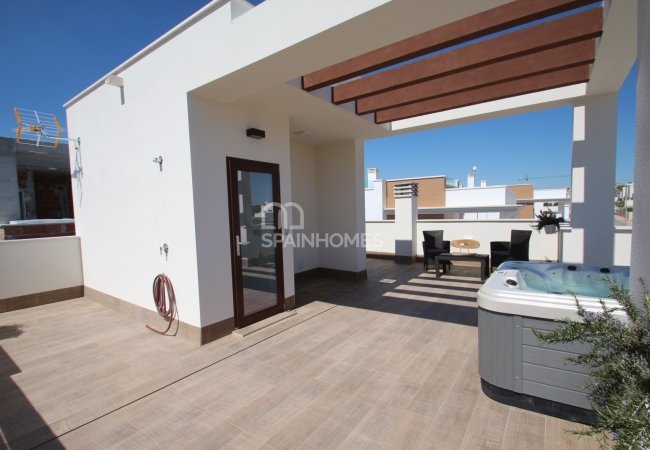 Modern İç Mekan Tasarımına Sahip Bahçeli Ferah Villalar 4