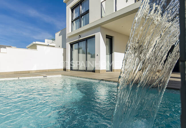3 and 4 Bedroom Houses with Sea Views in San Miguel De Salinas