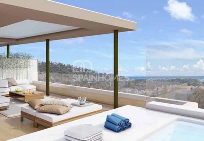 Benahavis'de Panoramik Deniz Manzaralı Teraslı Daireler 5
