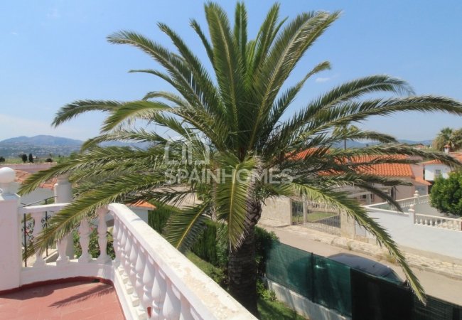 Välbelägen Fristående Villa Med Uthyrningspotential I Dénia 9