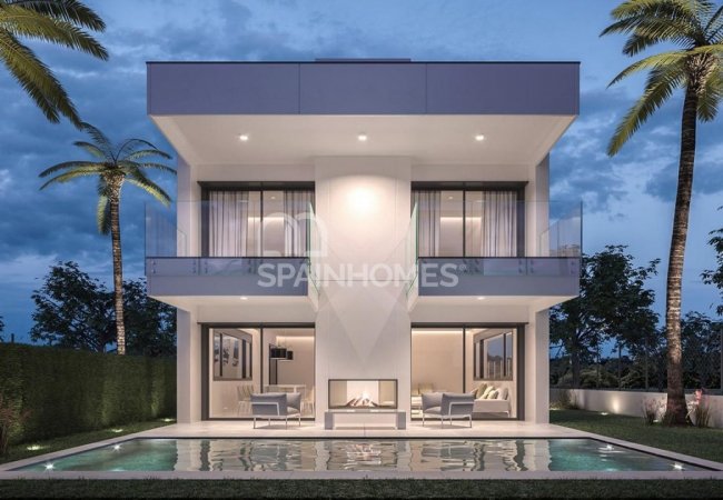 New Contemporary Villas in Marbella with Great Privileges 2
