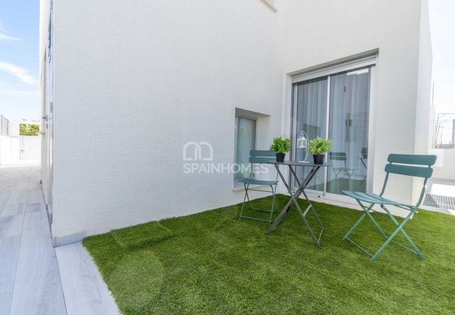 Turnkey Detached Villas with Swimming Pool in Orihuela Costa