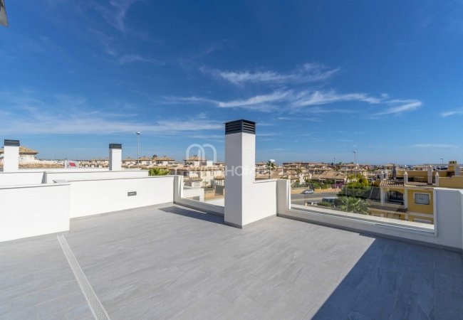 Turnkey Detached Villas with Swimming Pool in Orihuela Costa