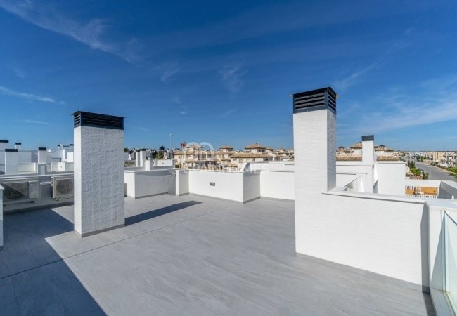 Turnkey Detached Villas with Swimming Pool in Orihuela Costa
