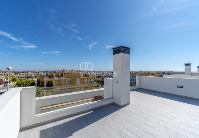Turnkey Detached Villas with Swimming Pool in Orihuela Costa