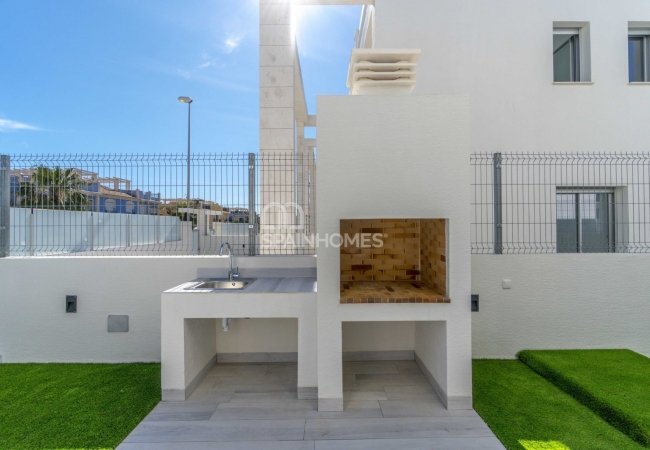 Turnkey Detached Villas with Swimming Pool in Orihuela Costa
