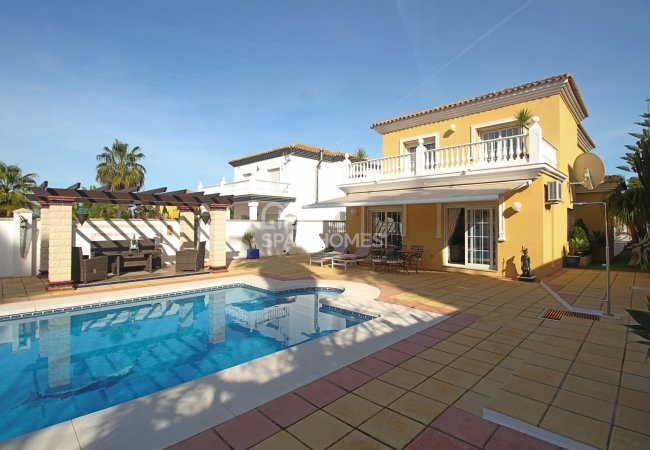 Alhaurin De La Torre’de Yerleşim Bölgesinde Müstakil Villa 10