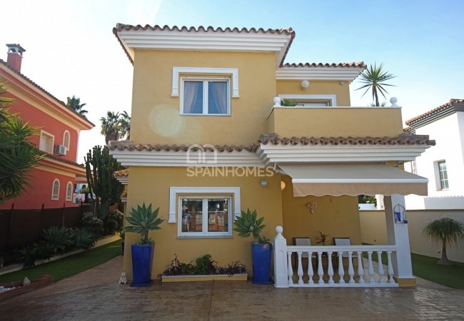 Alhaurin De La Torre’de Yerleşim Bölgesinde Müstakil Villa 4