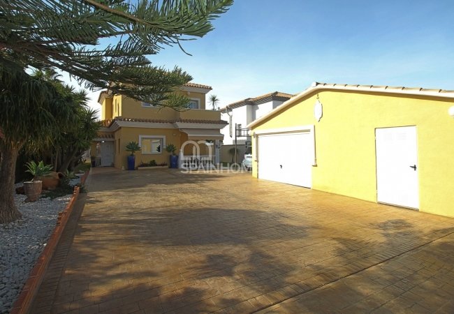 Alhaurin De La Torre’de Yerleşim Bölgesinde Müstakil Villa 2