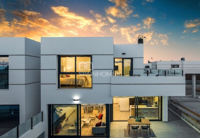 Villas Close to All Amenities in Dolores Alicante