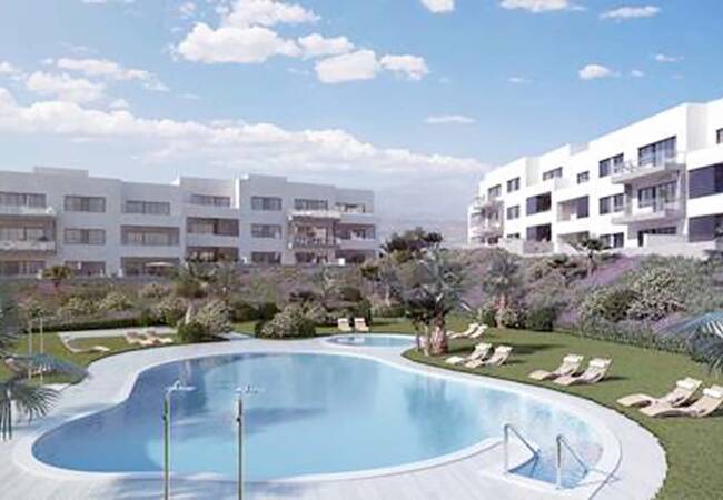 Comfortable Apartments with Sea Views in Torre Del Mar, Málaga 1