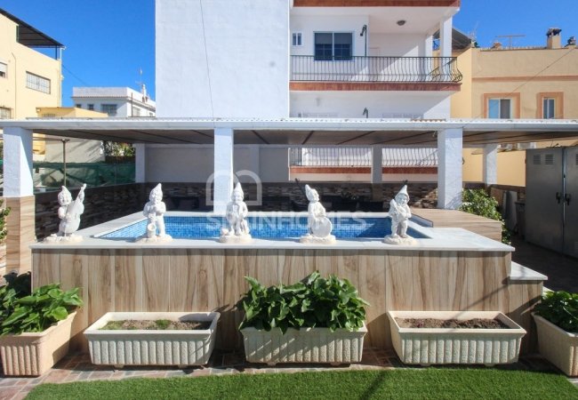 Benalmádena'da Merkezi Konumda Yer Alan Komple Bina