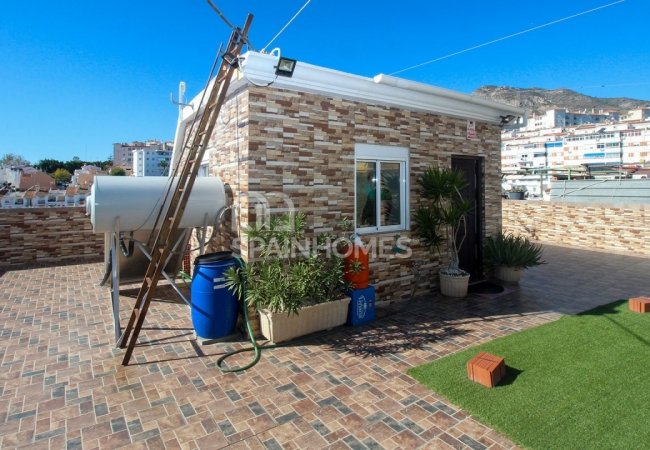 Benalmádena'da Merkezi Konumda Yer Alan Komple Bina