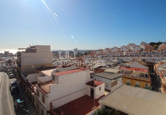 Benalmádena'da Merkezi Konumda Yer Alan Komple Bina