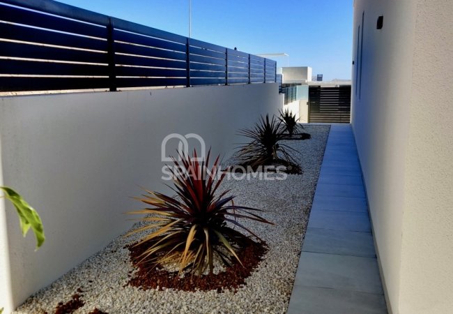 Brand-new Villas 10 Minutes to the Beach in Polop