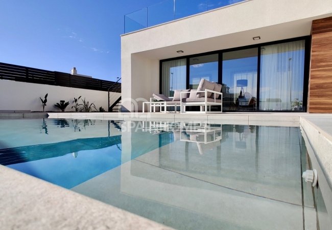 Brand-new Villas 10 Minutes to the Beach in Polop