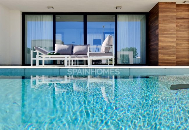 Brand-new Villas 10 Minutes to the Beach in Polop