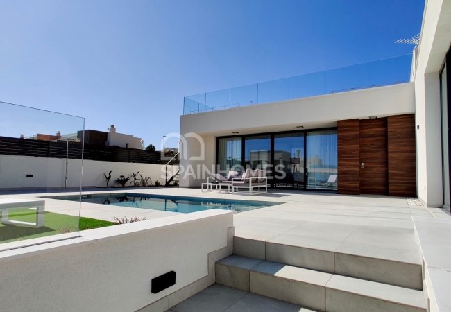 Brand-new Villas 10 Minutes to the Beach in Polop