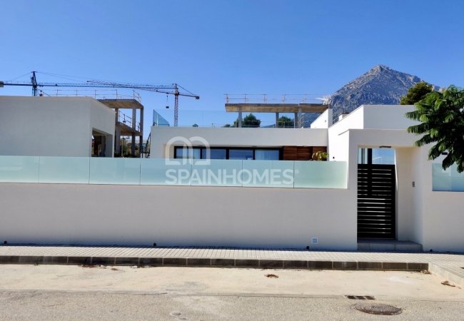 Brand-new Villas 10 Minutes to the Beach in Polop