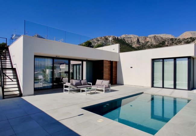 Brand-new Villas 10 Minutes to the Beach in Polop