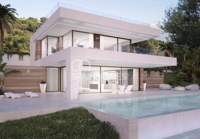 Fantastically Located Detached Villa on the Golf Front in Estepona 4