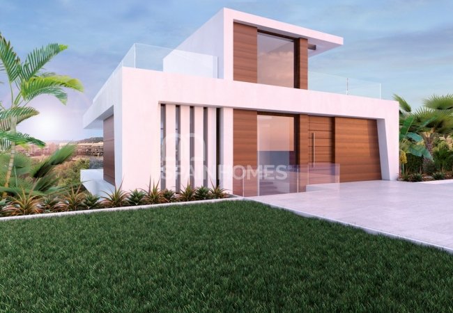 Fantastically Located Detached Villa on the Golf Front in Estepona 6