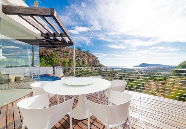 Altea Alicante’de Deniz ve Şehir Manzaralı Villalar 4