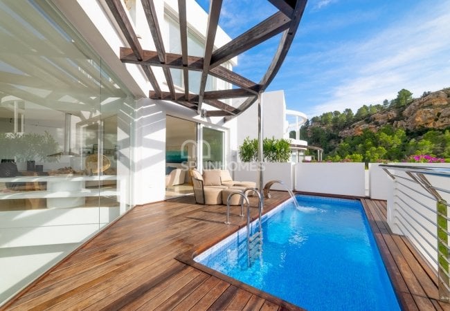 Altea Alicante’de Deniz ve Şehir Manzaralı Villalar 7