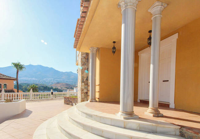 Gemeubileerde Villa Met Panoramisch Uitzicht In Benalmádena 1