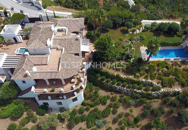 Estupenda Mansión Con Hermosa Piscina En Benahavis 2