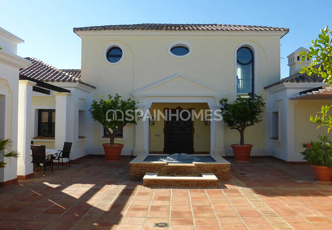 Estupenda Mansión Con Hermosa Piscina En Benahavis 13