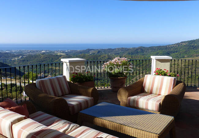 Estupenda Mansión Con Hermosa Piscina En Benahavis 17