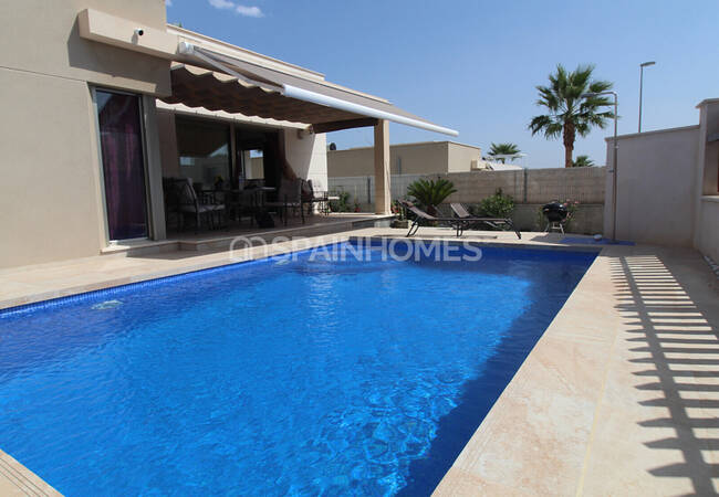 Fully Furnished and Decorated Golf Villa in Orihuela