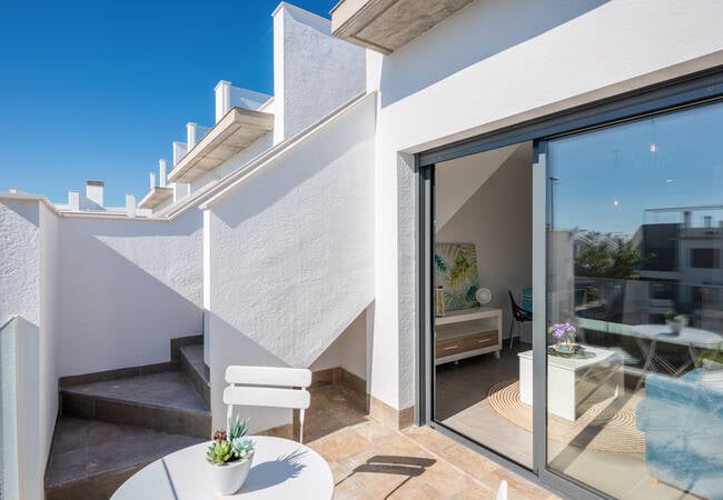 Möbliertes Studio-wohnung Mit Dachterrasse In Alicante 1