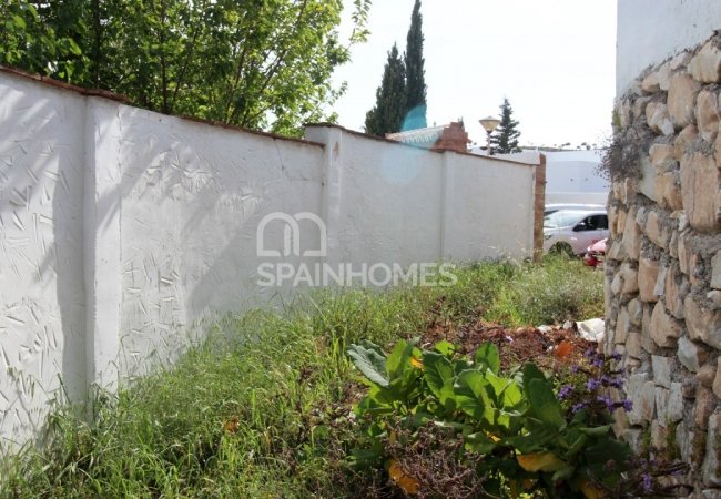Nature Front Well-located Plot at an Affordable Price in Benalmádena 4