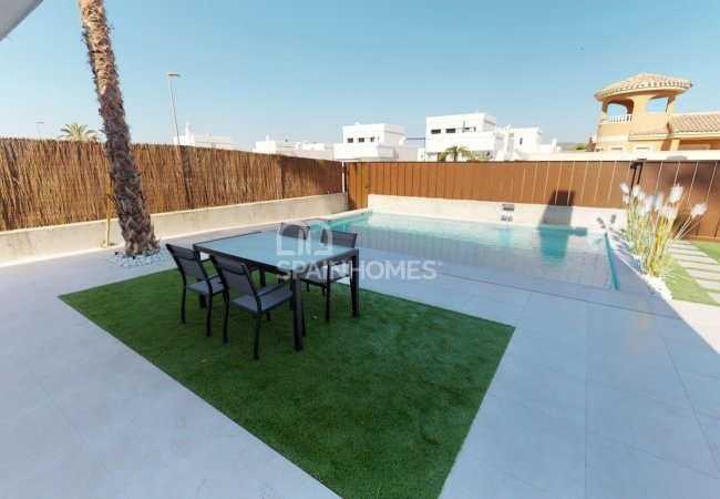 Costa Calida’da Plajlara Yakın Şık Müstakil Villalar 3