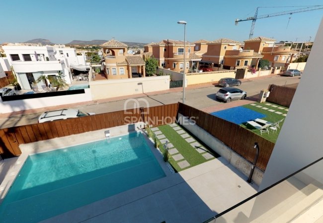 Costa Calida’da Plajlara Yakın Şık Müstakil Villalar 4