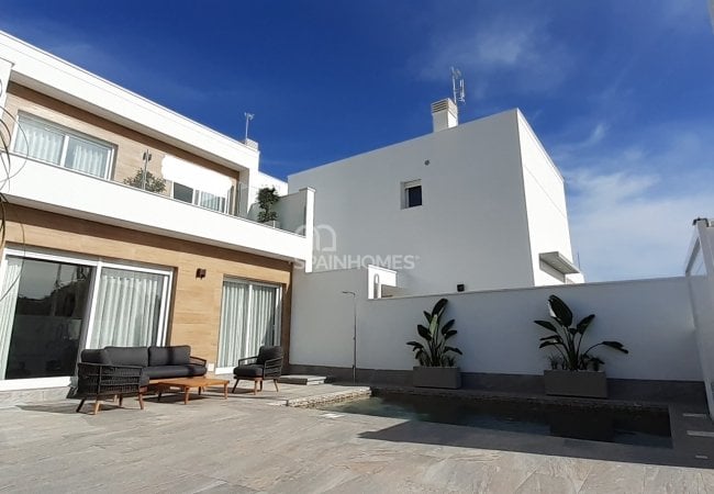 Sun Soaked Houses Near Sea in San Pedro, Costa Calida 2