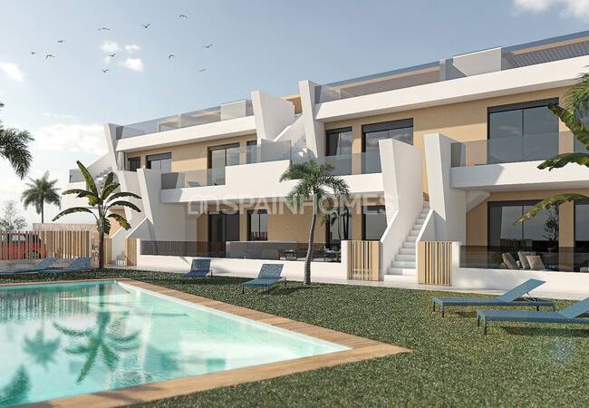 Real Estate in a Complex with a Swimming Pool in Costa Calida 2