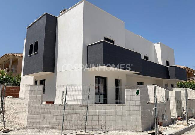 Mainstream Style Properties with Quality Finishes in Costa Calida 2