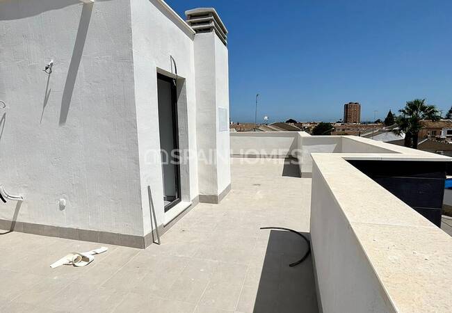 Mainstream Style Properties with Quality Finishes in Costa Calida 1