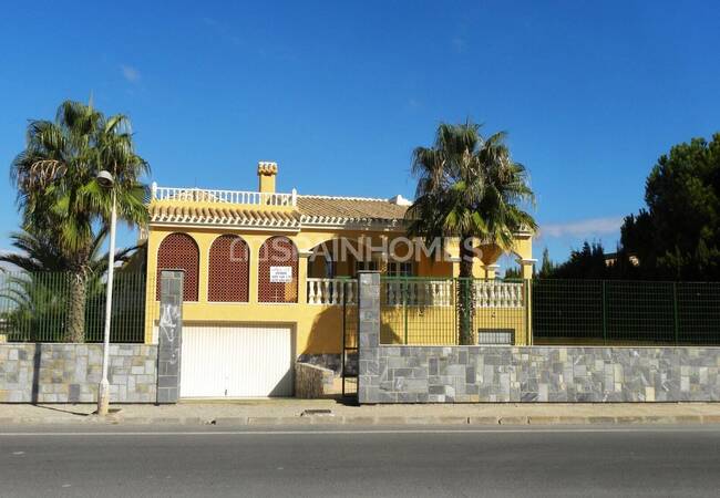 Spacious House with Private Pool in La Manga Cartagena 5