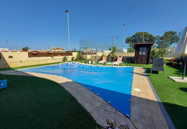 Detached Villa with Extensive Exterior Space in San Javier 14