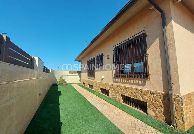 Detached Villa with Extensive Exterior Space in San Javier 8