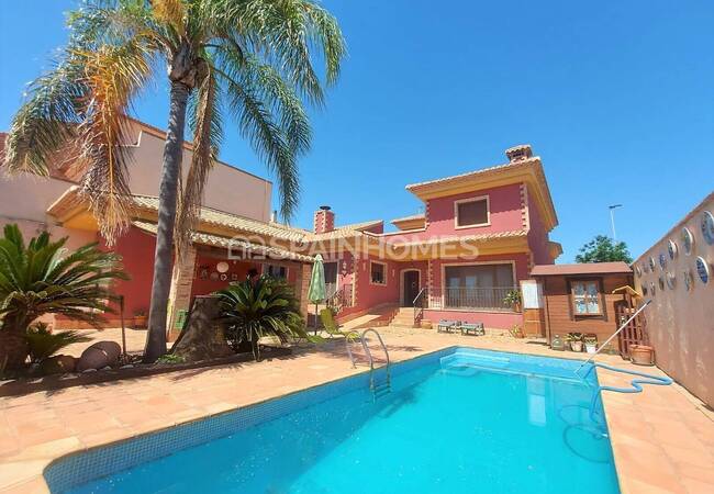Spacious Villa with Private Pool in San Pedro Del Pinatar