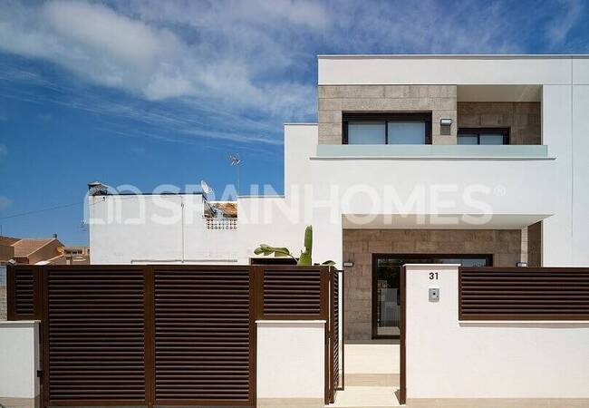 San Pedro Del Pinatar'da Özel Havuzlu ve Şık Tasarımlı Villa 2