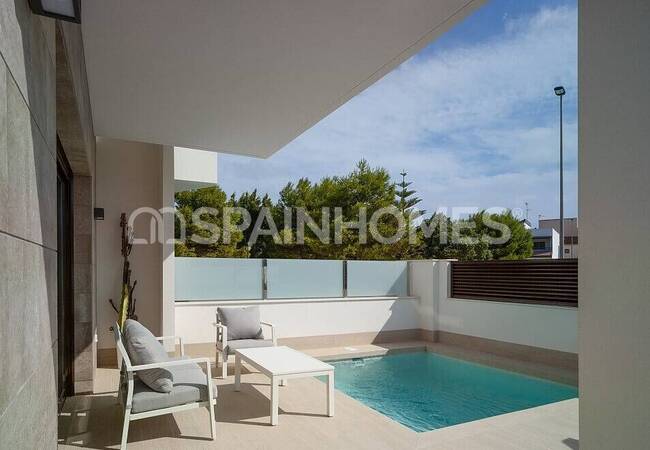 San Pedro Del Pinatar'da Özel Havuzlu ve Şık Tasarımlı Villa 5